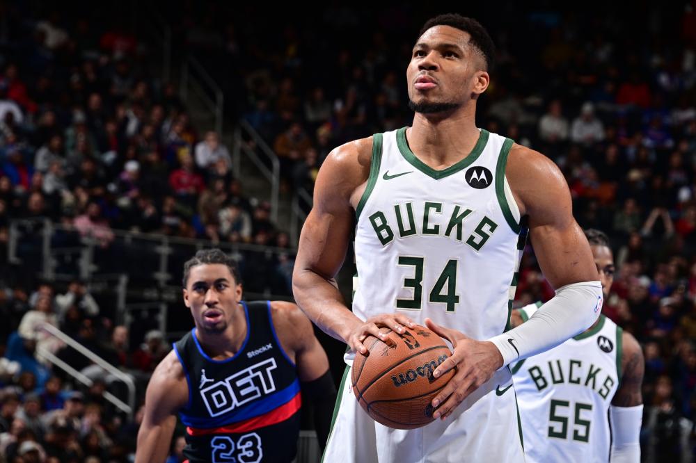 通过手势或 通过手势或