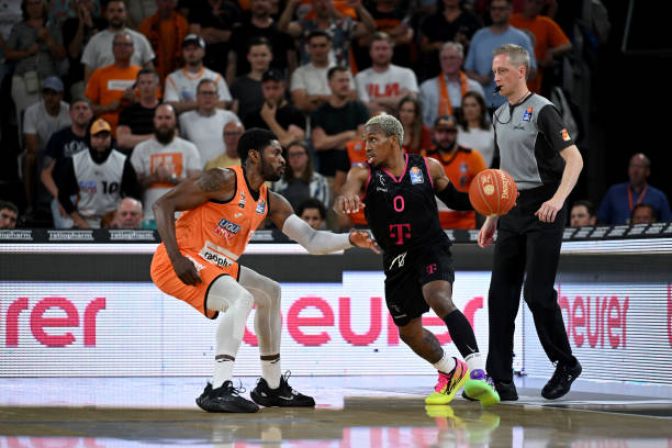 均处于联盟 均处于联盟